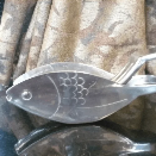lemon squeezer metal fish shaped